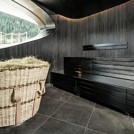 Hotel Alpenroyal - The Leading Of The World 5*